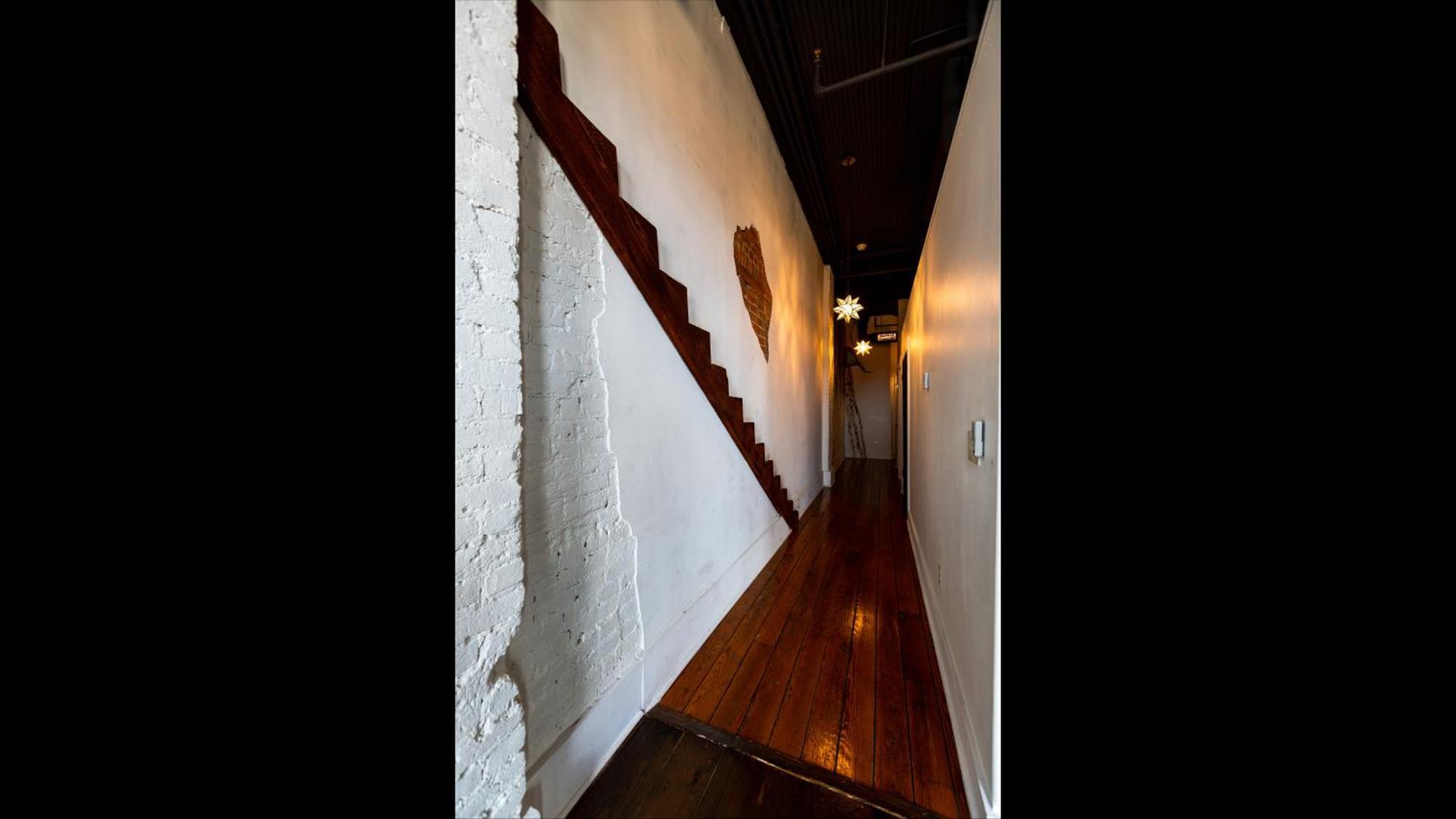 The Two Story Loft Apartment Springfield Bagian luar foto