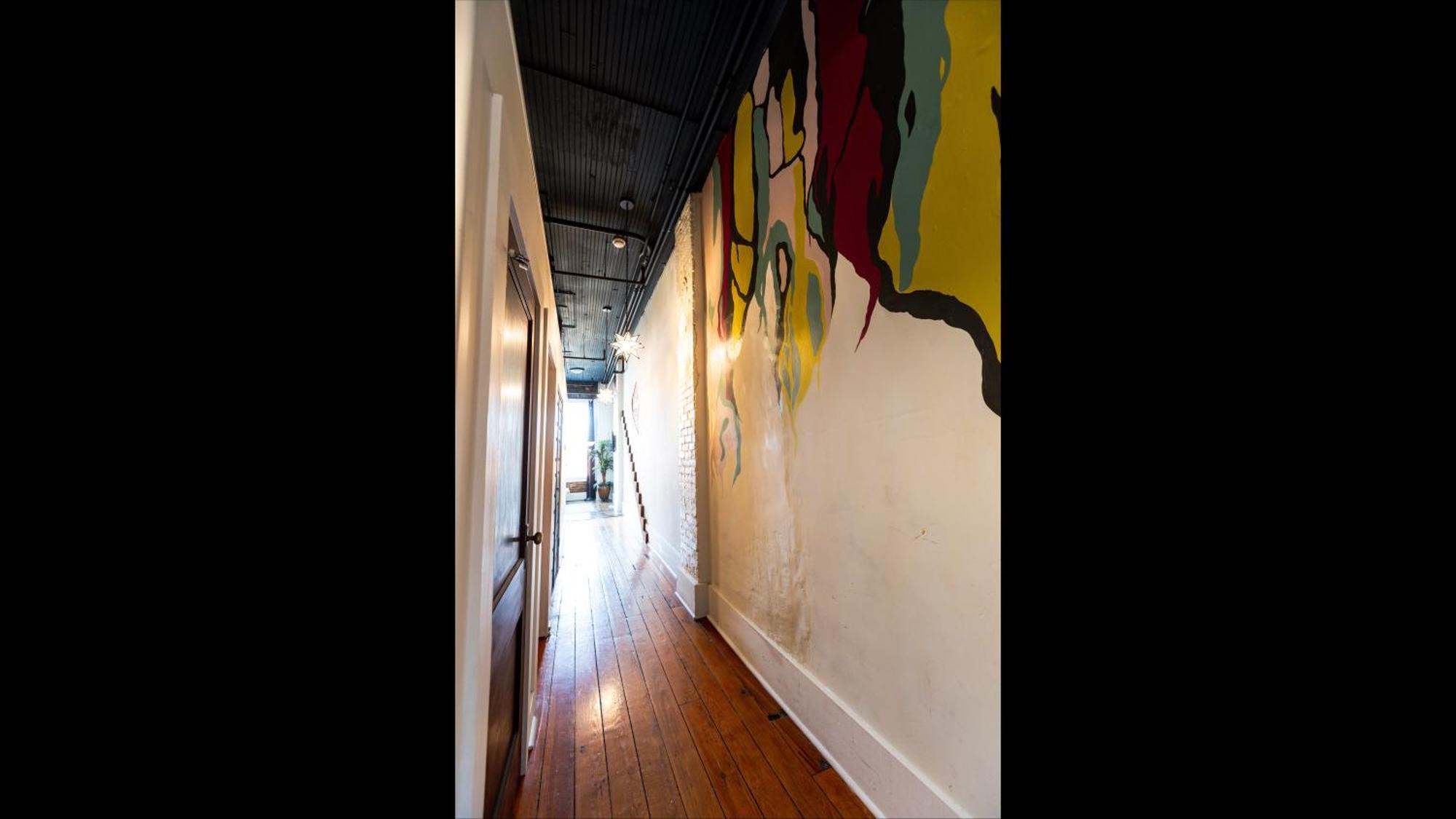 The Two Story Loft Apartment Springfield Bagian luar foto